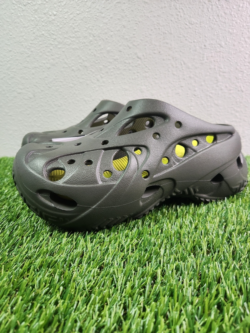 Crocs Caged Clogs ‘Dusty Olive’ Green 211141-3J5 Women - Picture 3 of 7